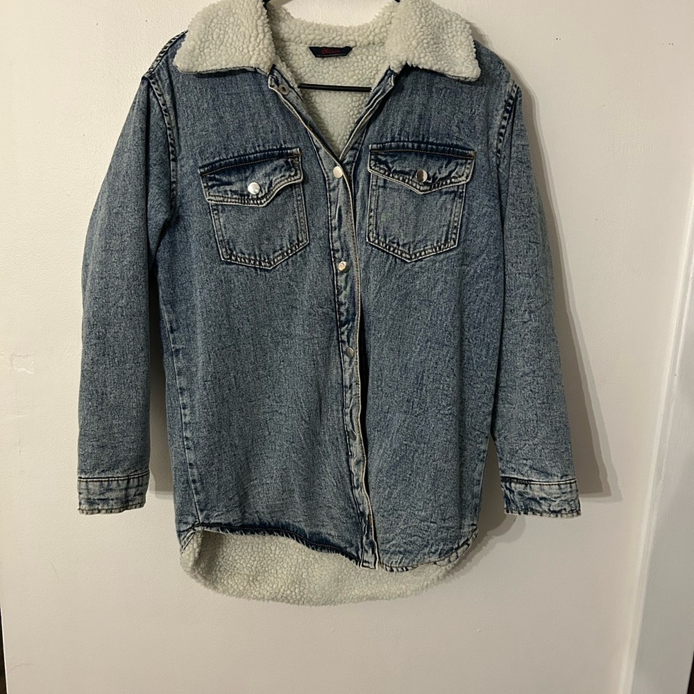 Classic Blue Denim Jacket with Sherpa Lining